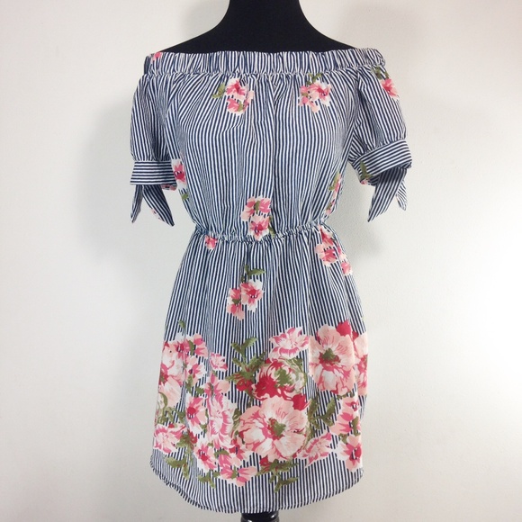 Hint of Blush Dresses & Skirts - Hint of Blush Dress Blue & White Striped Floral M